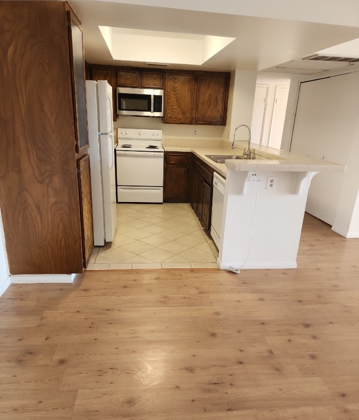 5885 El Cajon Boulevard - 318